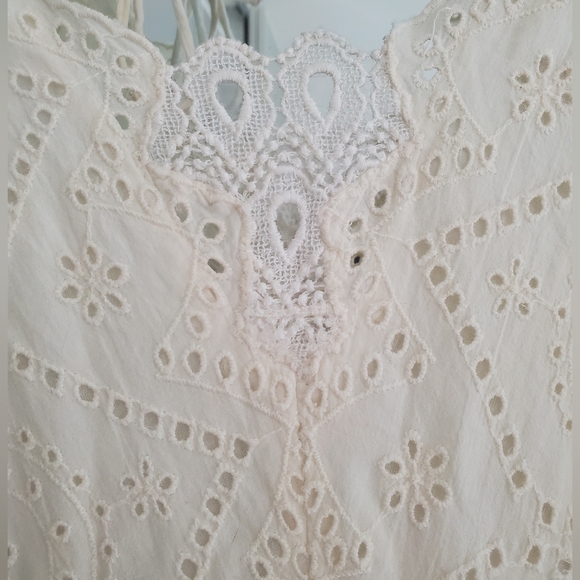 UO Wild Daisy Eyelet Tie-Back Midi Dress - Picture 4 of 4